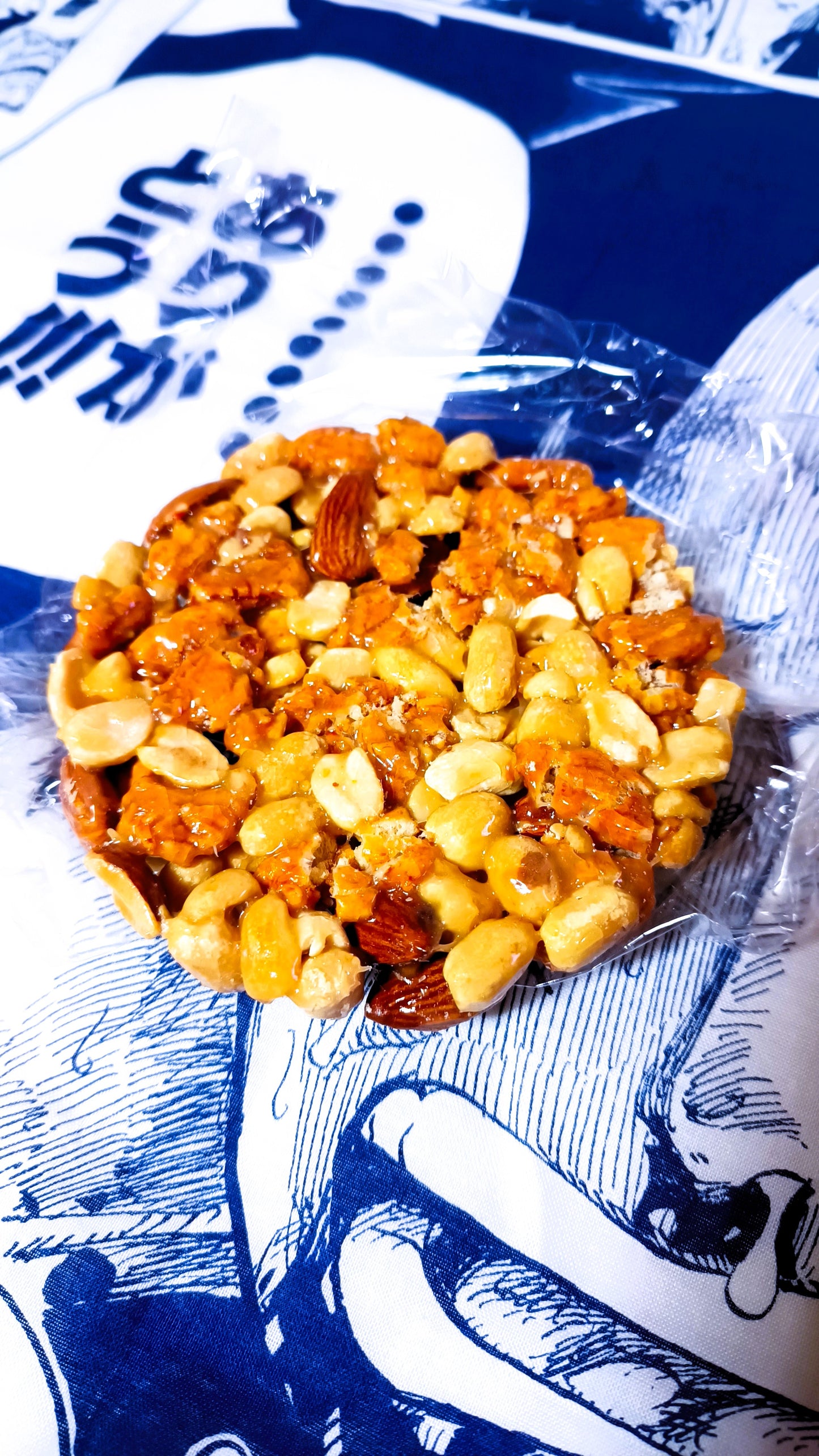 FUKUMAME DAIKO โ
 GOOD FORTUNE CRACKER โ
 CARAMEL & NUTTY
